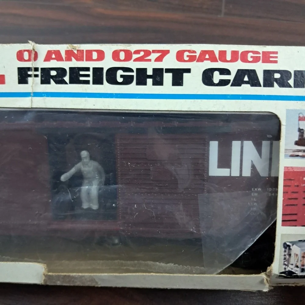 LIONEL 6-9217 SOO LINE OPERATING BOXCAR, 1982-1984 New, But DAMAGED BOX